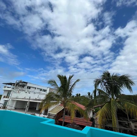 Hostal Brisas Del Mar Puerto Villamil Exterior foto