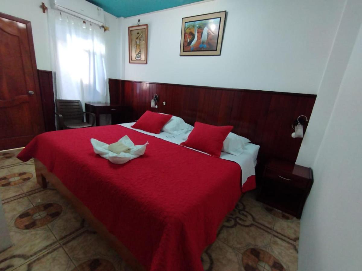 Hostal Brisas Del Mar Puerto Villamil Exterior foto
