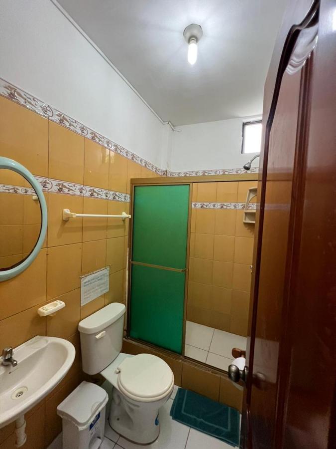 Hostal Brisas Del Mar Puerto Villamil Exterior foto