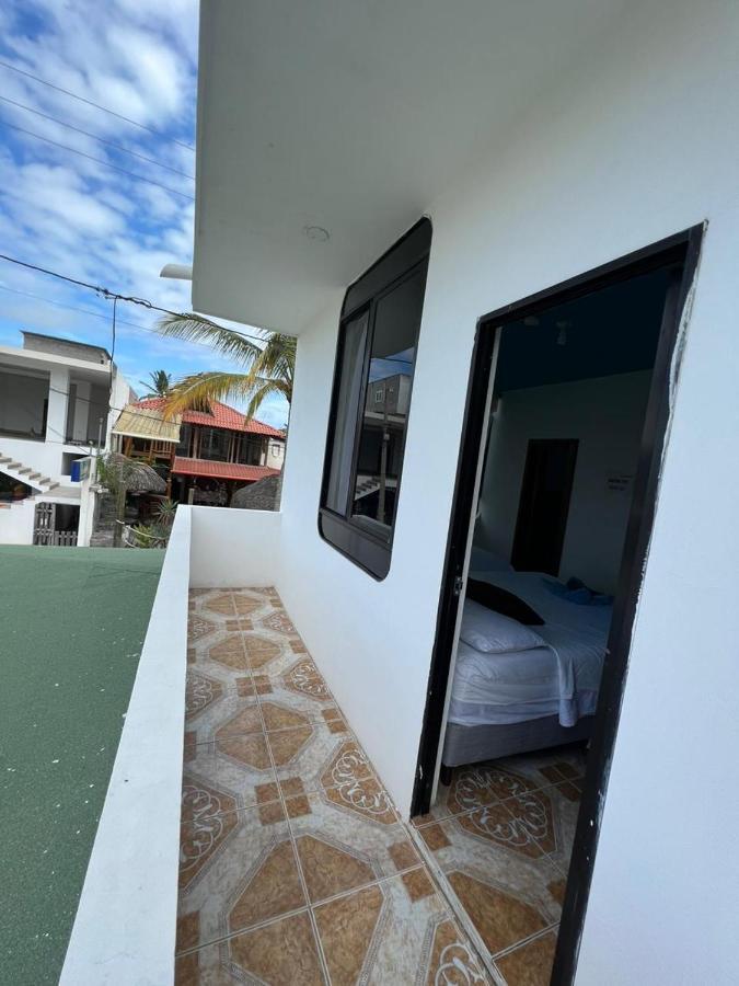Hostal Brisas Del Mar Puerto Villamil Exterior foto