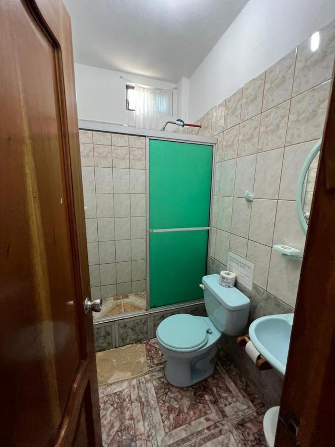 Hostal Brisas Del Mar Puerto Villamil Exterior foto