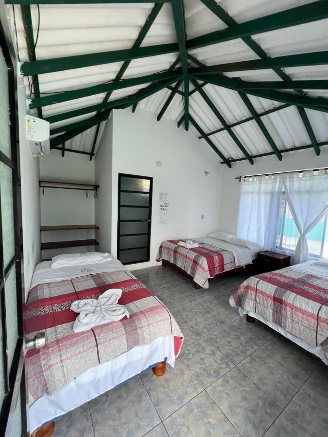 Hostal Brisas Del Mar Puerto Villamil Exterior foto